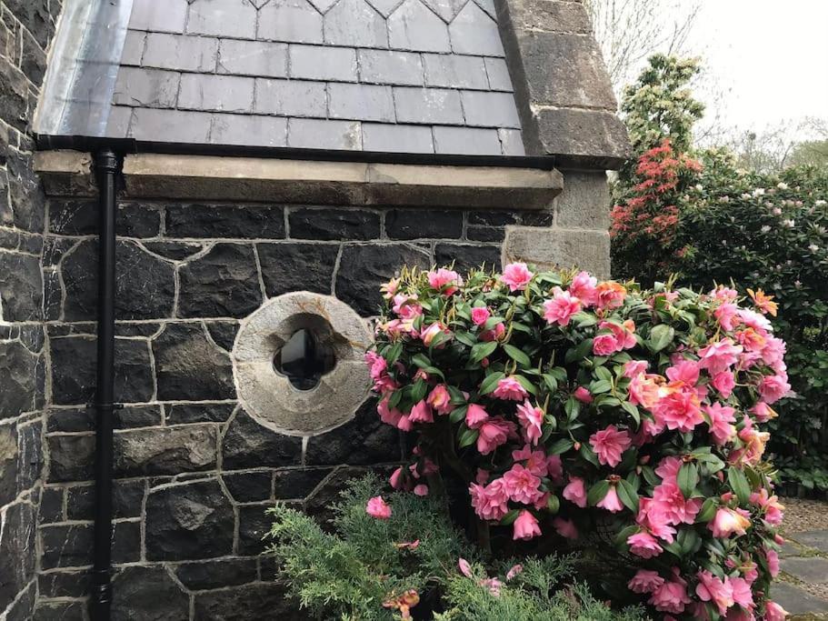 Old Schoolhouse, Galgorm Villa Exterior photo